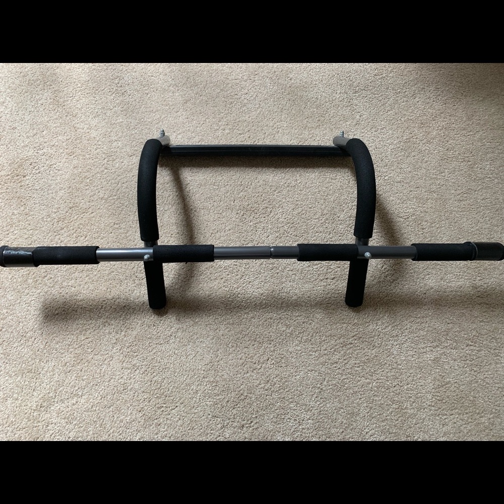 Pull up bar (multiple uses)